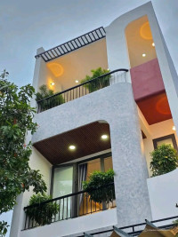 nhà kế bên chợ Bình Chánh 100m2