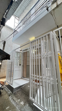 Nhà lầu mới đẹp đường Cách Mạng Tháng Tám - Cần Thơ