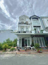 Bán nhà 2 lầu MT đường 8C2 KDC Hưng Phú 1 . Giá rẽ