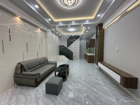 Ông Ích Khiêm Quận 11-nhà mới 2 tầng nở hậu giá chỉ nhỉnh 5đ.