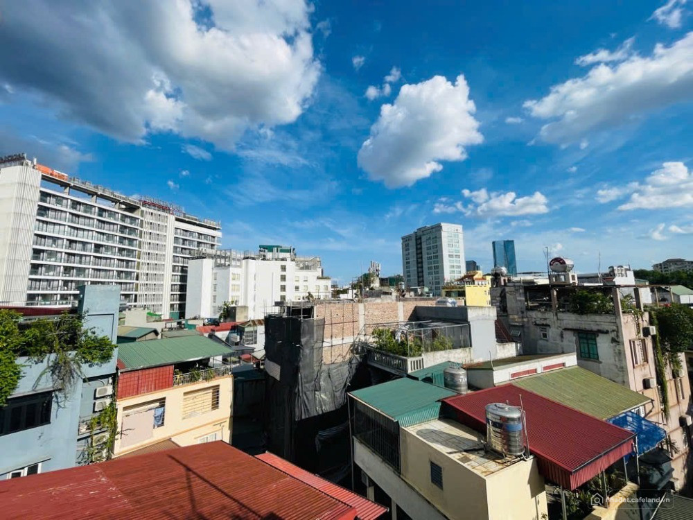 Bán nhà Lạc Long Quân, lô góc, oto, kinh doanh, 98m2, 21,5 tỷ