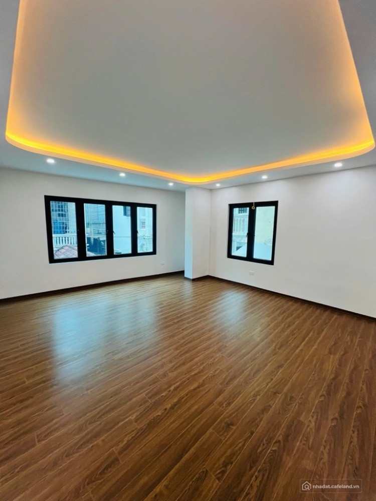 SIÊU PHẨM LÔ GÓC – 7 TẦNG THANG MÁY – VỈA HÈ – Ô TÔ TRÁNH – KINH DOANH CỰC ĐỈ