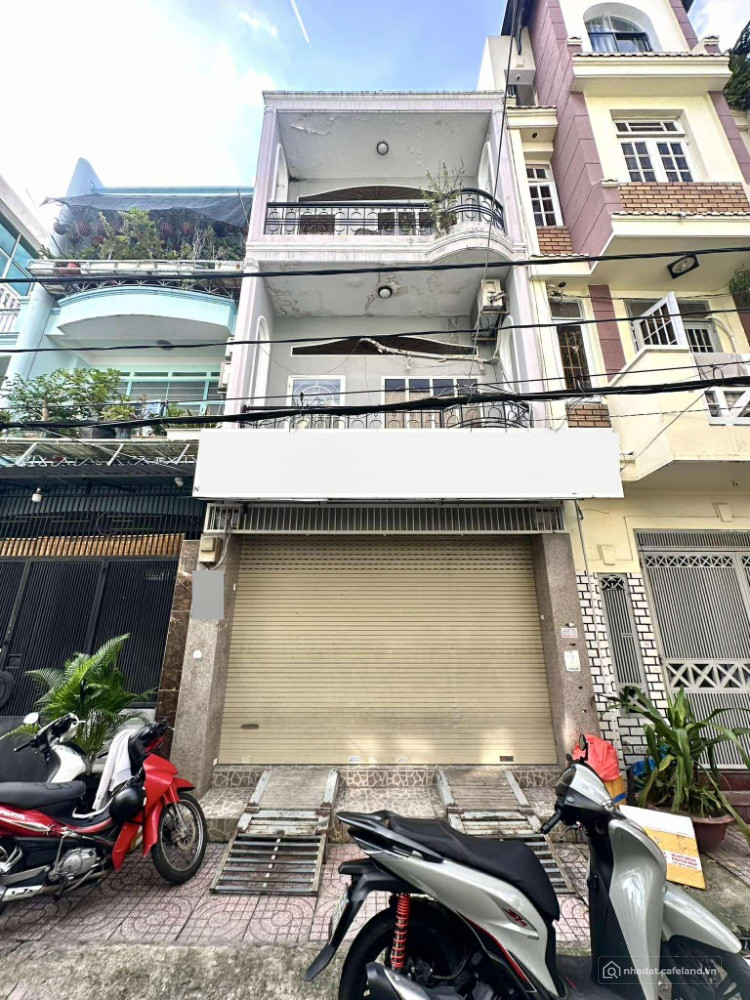 11.5 TỶ - MẶT TIỀN ĐƯỜNG 10M Ô TÔ VÀO NHÀ - 3 TẦNG - VỊ TRÍ SIÊU ĐẸP KINH DOANH