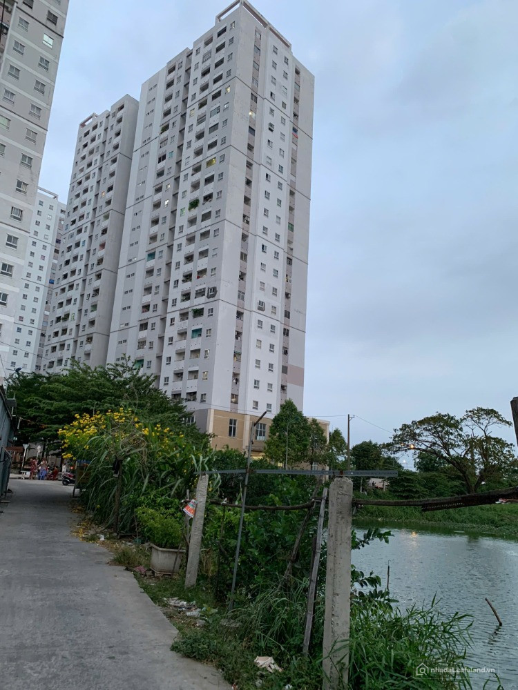 Chung cư HQC PLAZA bán căn hộ 2 PN vào ở ngay,kế bên chợ đầu mối Bình Điền
