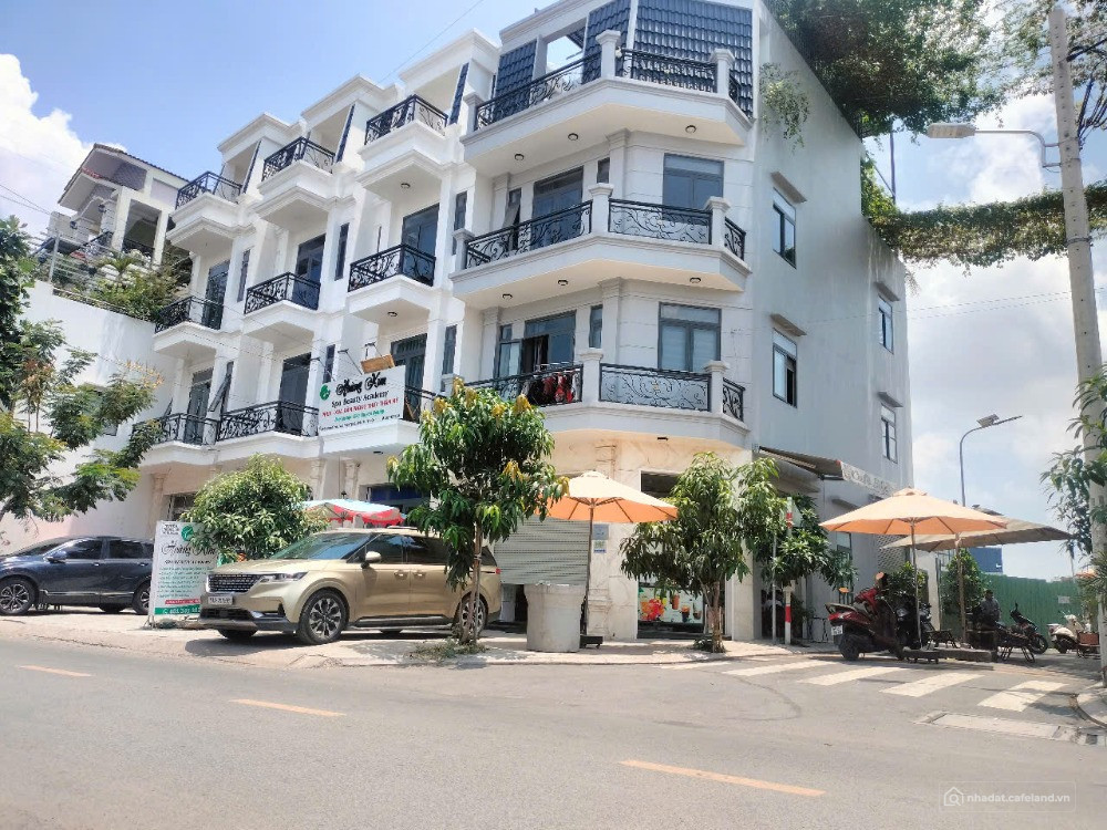 Nhà mới 100% bán liền kề khu Tên Lửa mặt tiền chợ Bà Hom 3 lầu DTSD gần 300m2