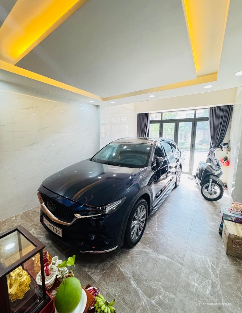Quận 11, Mặt tiền Lạc Long Quân, phường 5, 52m2, 4 tầng, 6PN, 18 tỷ thương lượng