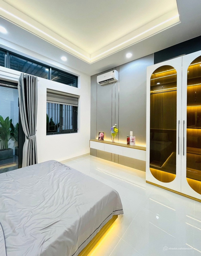 Cần tiền bán nhà Đường Lê Văn Lương Quận 7, 70m2 Giá 2ty990 lh Vân xem ngay