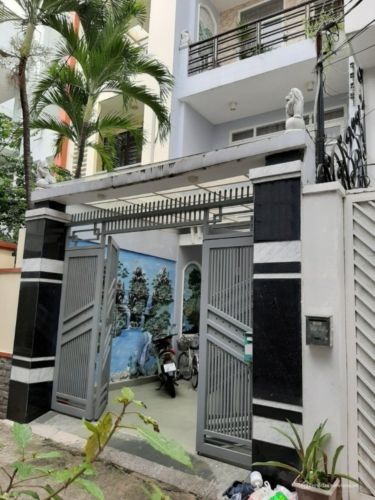 Nhà phố xinh rẻ 4.2 x 25.2m 1 trệt 3 lầu Nguyễn Thị Minh Khai Quận 1 TP.HCM