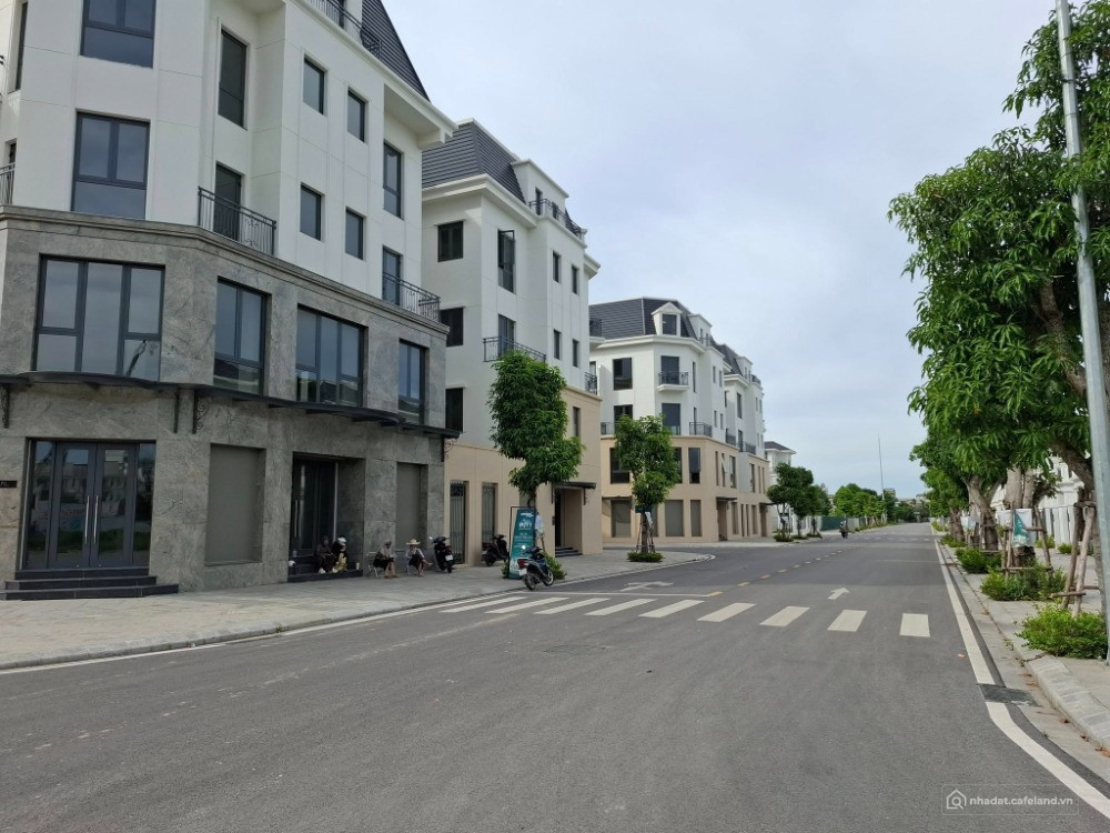 NHÀ PHỐ 5 TẦNG CENTRAL RIVERSIDE ĐỐI DIỆN VINHOMES, NGAY TRUNG TÂM HÀNH CHÍNH