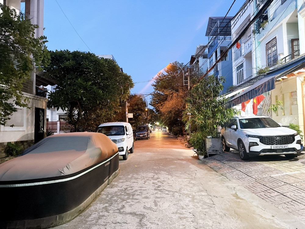CHDV 4 TẦNG GẦN 90M² -  Dòng Tiền Ổn Định Hàng Tháng - Đường 12M Có Vỉa Hè
