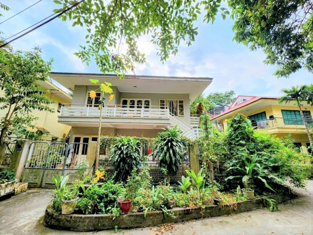 Biệt thự Tây Hồ 180m2, chỉ 100m ra Hồ Tây, Giá tốt