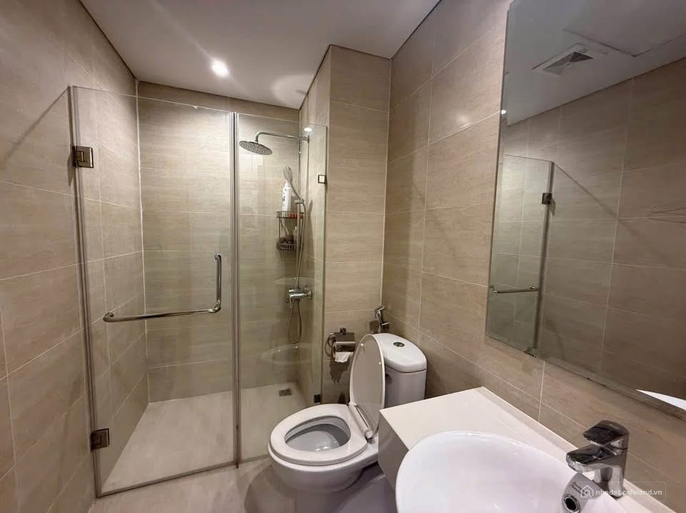 Chính chủ bán căn 2PN 68m2 chung cư Greenbay Bim 30 tầng, trung tâm du lịch Bãi