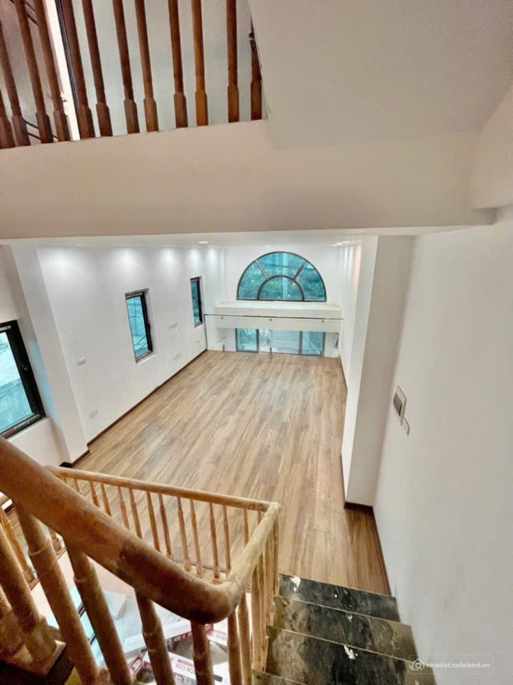Bán nhà Quan Hoa, 71m2, 5 tầng, MT 4.7m, ngõ oto, giá 19.5 tỷ
