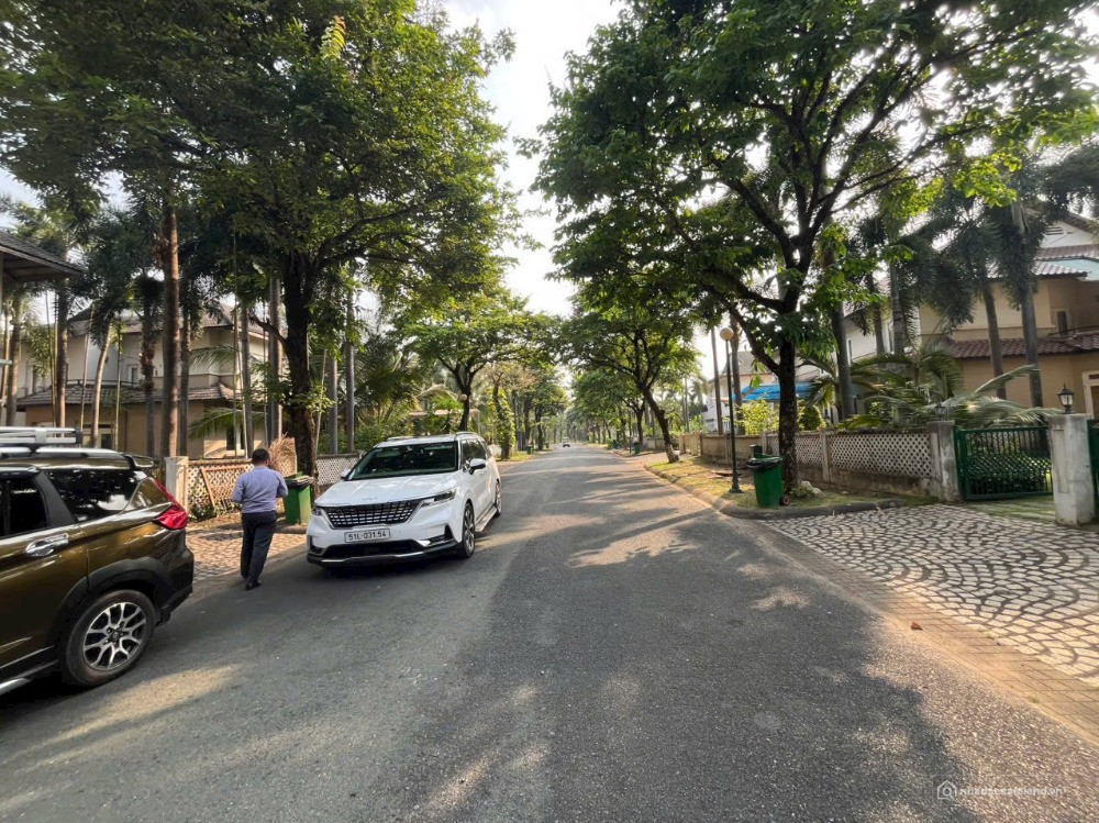 Chính chủ gửi bán đất nền biệt thự Biên Hoà New City 680m2, sổ hồng, 13tr/m2