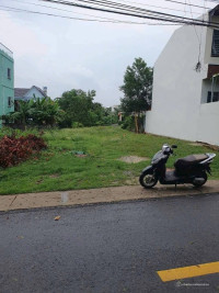 CẦN TIỀN CHO THUÊ 512M2 ĐẤT Ở NGAY CHỢ GẦN TRƯỜNG HỌC DÂN CƯ ĐÔNG. GIÁ 220 TRIỆU