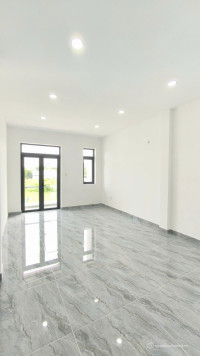 NHÀ 3 TẦNG MỚI XÂY 3PN 4 WC SHR 1/ ĐẠI LỘ BÌNH DƯƠNG GIÁ 2TY950