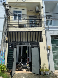 Chính chủ bán nhà đường Võ Văn Hát quận 9; giá 3.8 tỷ thương lượng.