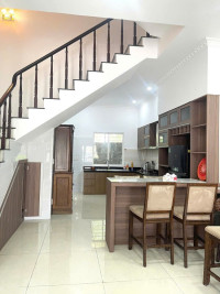 Cho thuê căn nhà biệt thự liền kề The Oasis 3 KDC Việt Sing 4PN 4WC full nội thấ