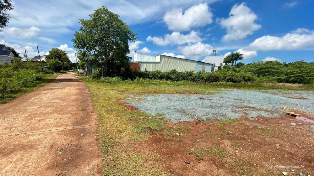 1.675m² 2 Mặt Tiền, Dân Cư Đông, 180 Triệu, Gần QL14 Chơn Thành