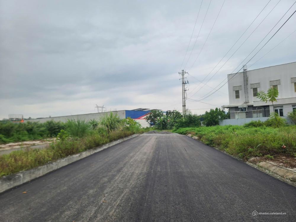 1 lô đất đẹp ở Lam Kinh, ngay ngã tư vàng Hồ Chí Minh và phòng khám đa khoa Lam