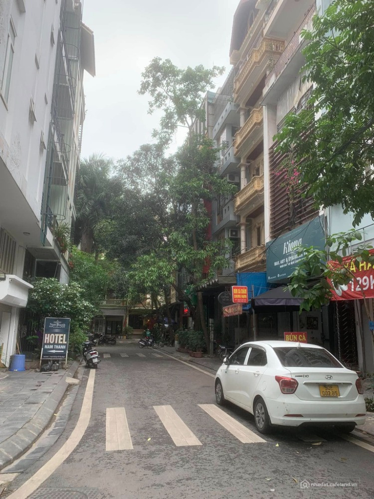 Phố Nguyễn Công Hoan, mặt ngõ ô tô, vỉa hè, Kinh Doanh cực tốt. 40m*5tầng, Mt 5m