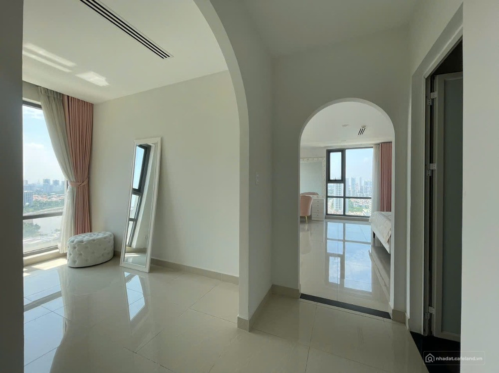 Chủ đầu tư cần bán hoặc cho thuê căn hộ OFFICETEL tại Quận 7_Tòa Golden King