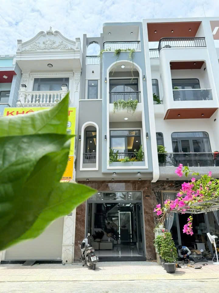 Nhà phố sang trọng và cao cấp (Tổ ấm hiện đại)