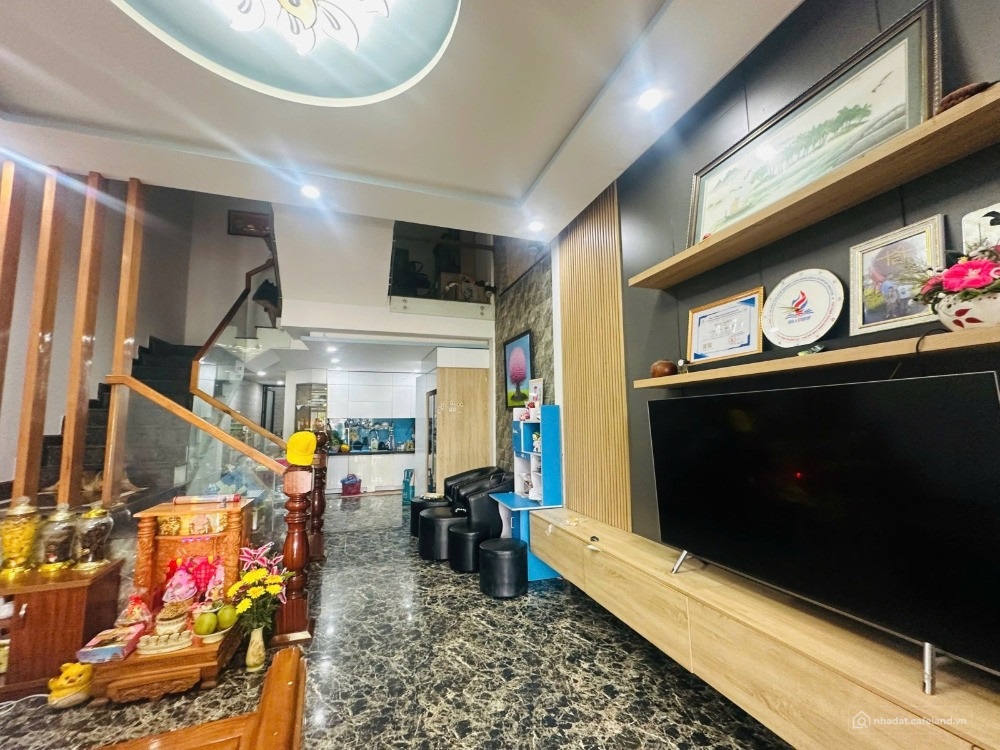 CHỈ 10,6 TỶ – SỞ HỮU NGAY NHÀ 3 TẦNG MẶT TIỀN ĐƯỜNG 29/3, HÒA XUÂN