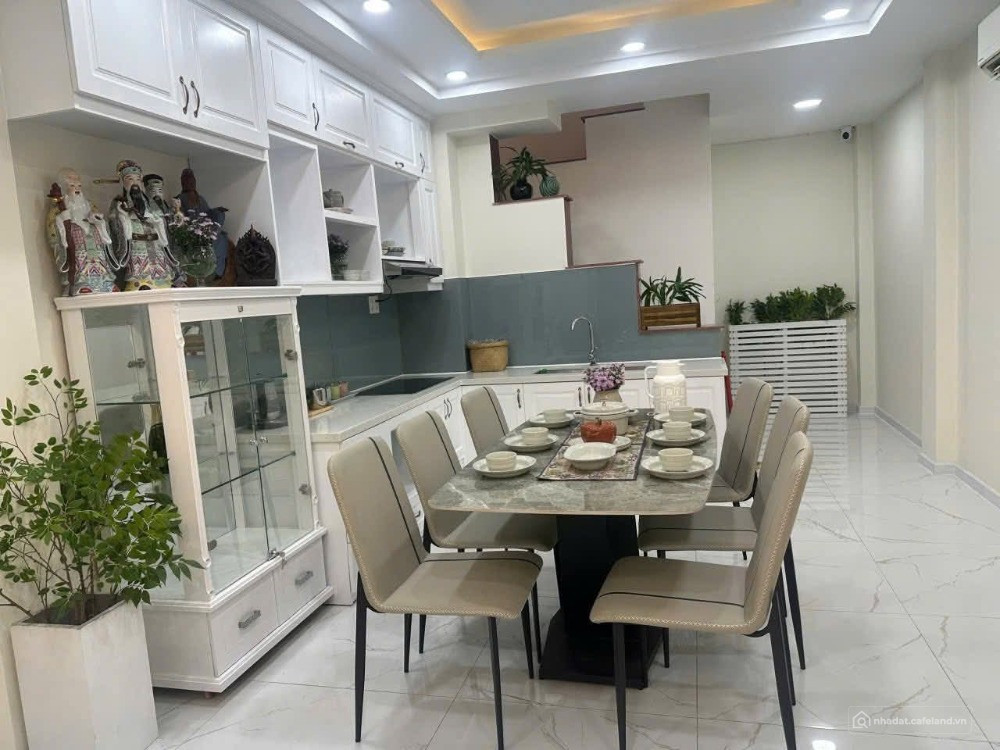 10.6 TỶ - HẺM Ô TÔ NHÀ ĐẸP NHƯ TRANH VẼ - CHỦ ĐỂ LẠI NỘI THẤT CHO KHÁCH THIỆN C
