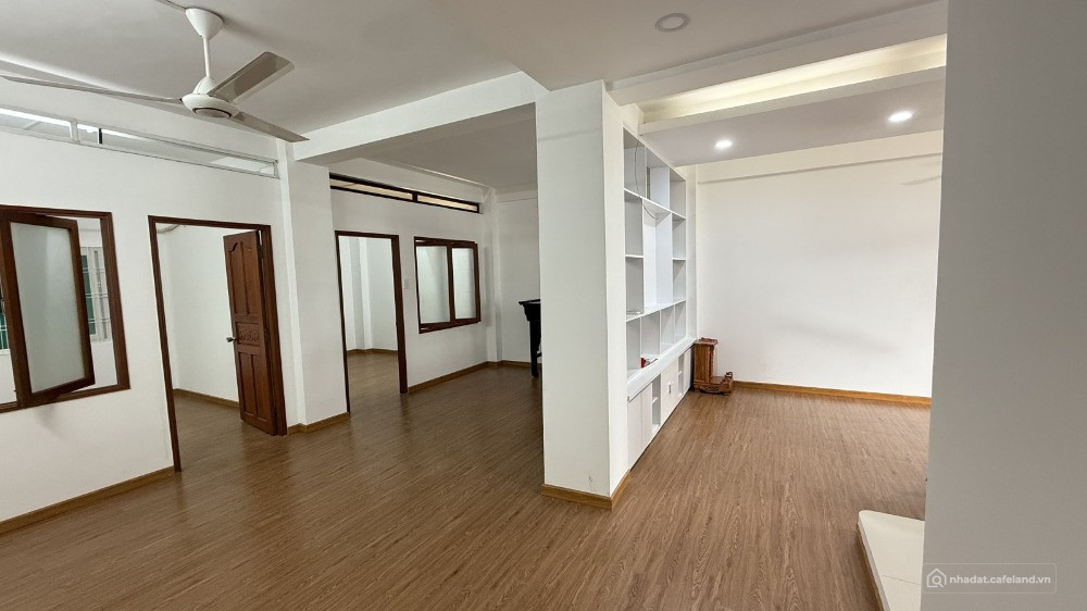 Căn hộ cc Phan Văn Trị, P.11, Bình Thạnh, 6.4x11.2m, 2PN. Giá 3.4 tỷ