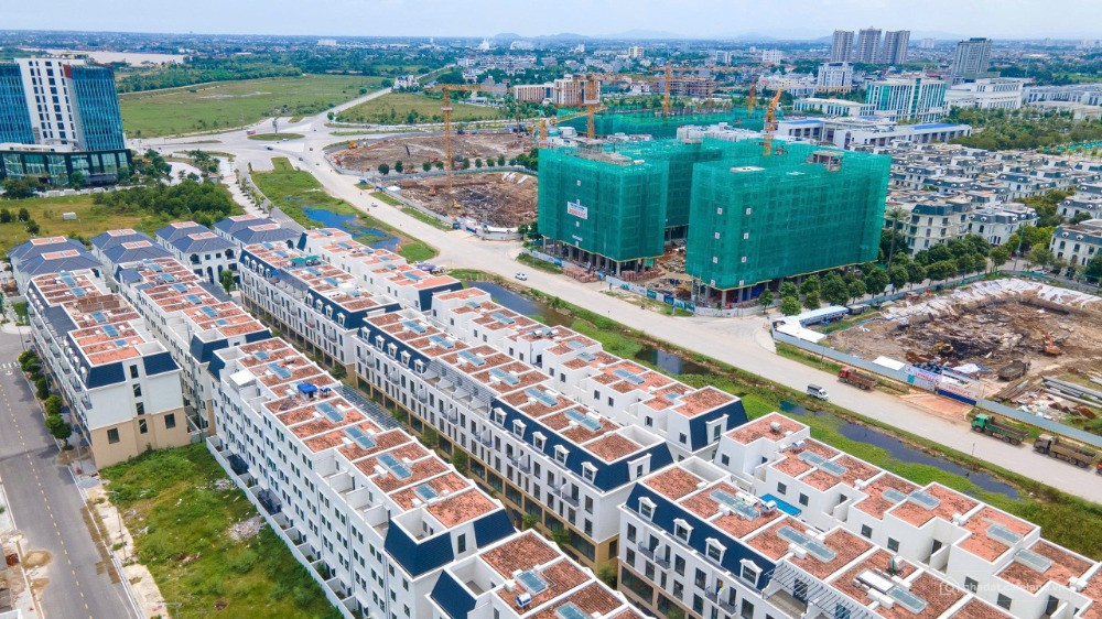 SỞ HỮU NGAY NHÀ PHỐ 5 TẦNG CHỈ VỚI 1,8 TỶ NGAY ỦY BAN PHƯỜNG HẠC THÀNH