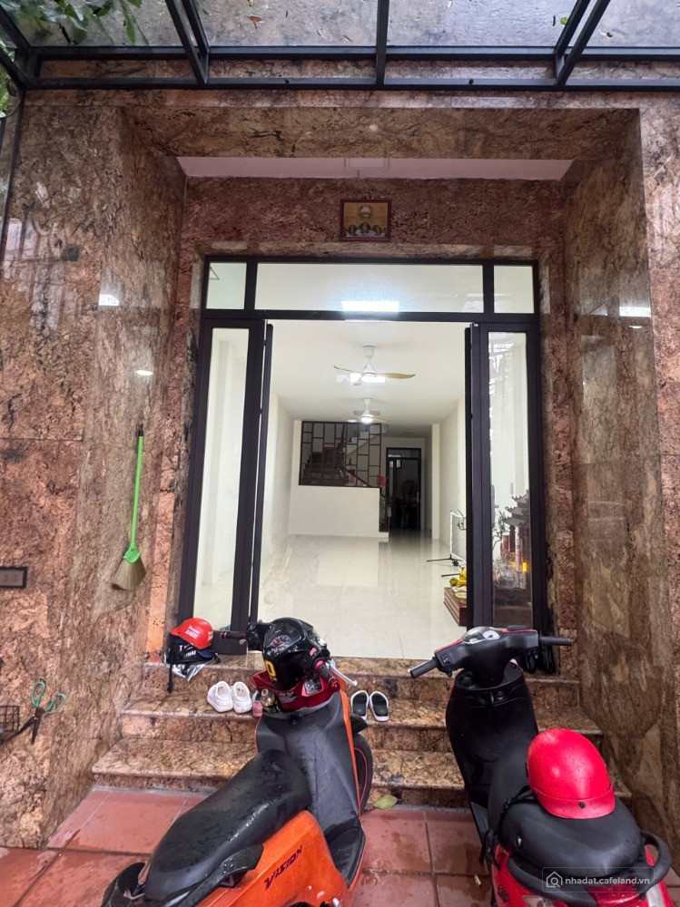 CHO THUÊ TẦNG 1 LÀM VĂN PHÒNG, MẶT TIỀN ĐẸP, GIÁ TỐT