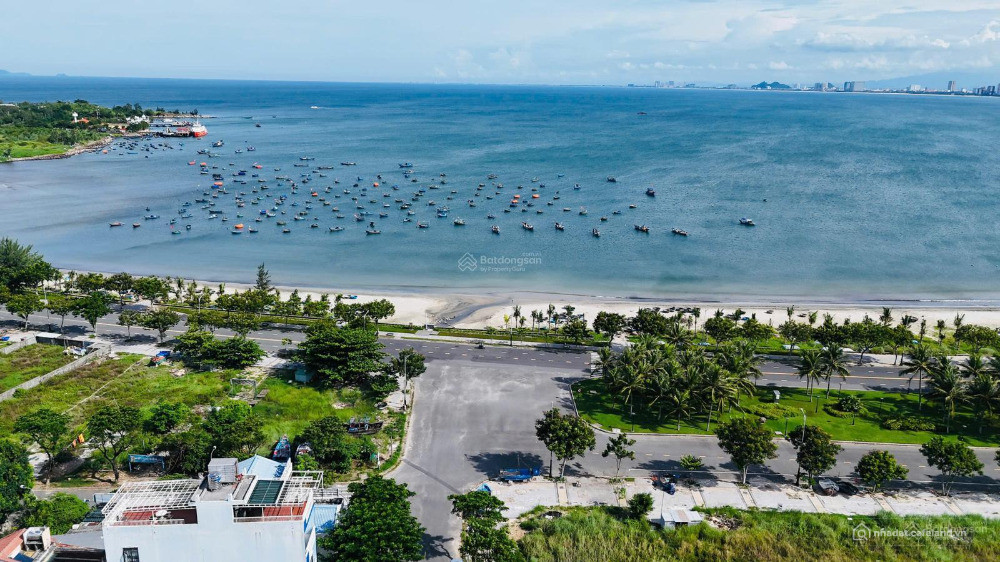 Bán gấp lô đất siêu hot mặt đường Nguyễn Trực, đầu tuyến Sơn Trà - Điện Ngọc
