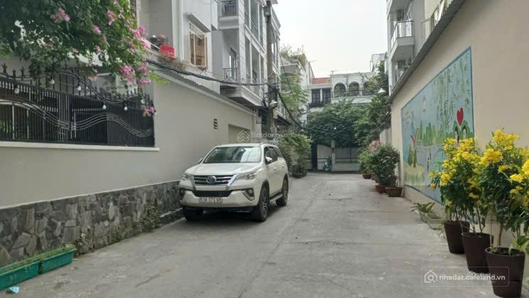 Top nhà xinh rẻ 8 x 20m 1 trệt 3 lầu Nguyễn Chí Thanh Q5 TP.HCM