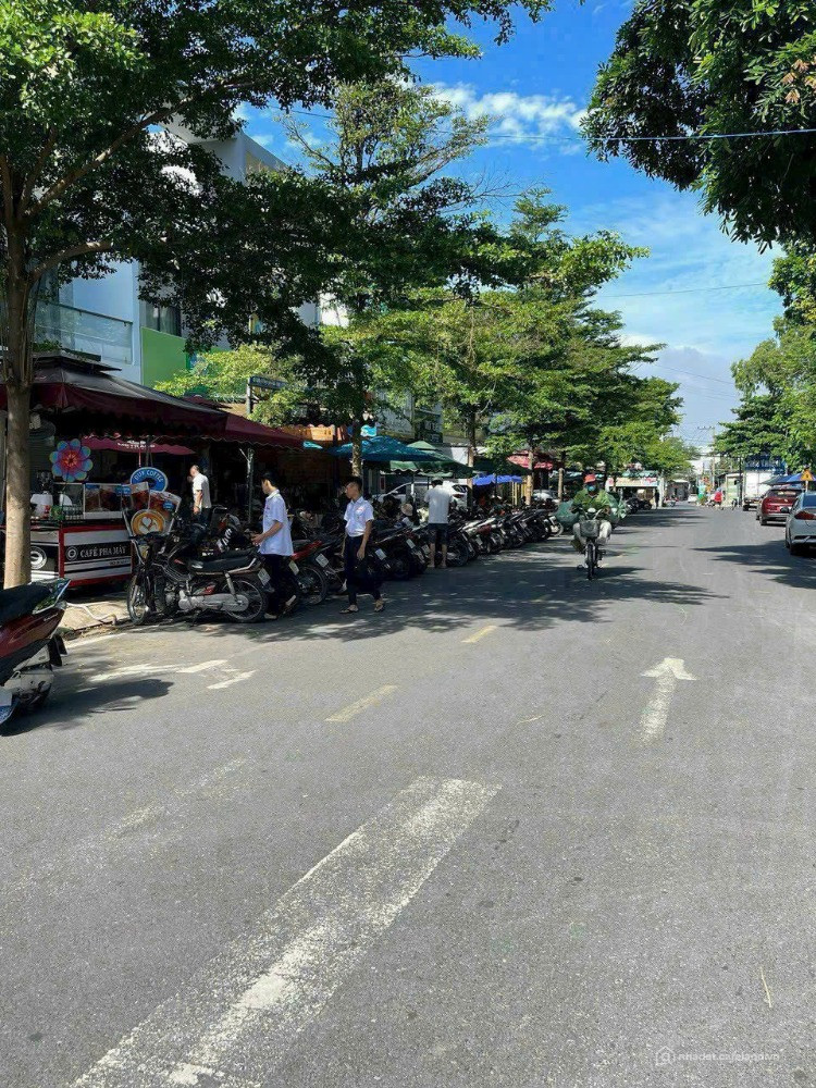 CẦN BÁN GẤP NHÀ MẶT TIỀN VỊ TRÍ "VÀNG" ĐƯỜNG LÝ VĂN SÂM - PHƯỜNG TAM HIỆP, BH