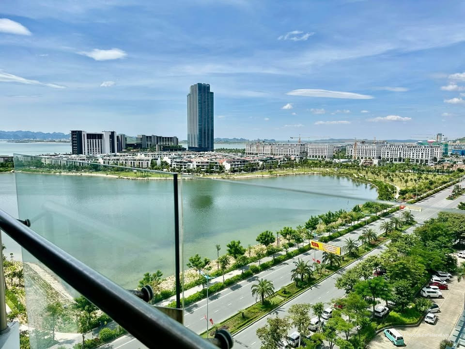 Chính chủ BÁN CĂN HỘ 2PN 68m2 View Biển CHUNG CƯ BIM 24 TẦNG - GREEN BAY PREMIUM