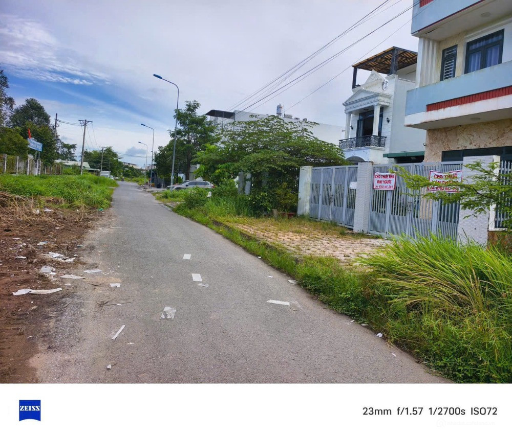 Bán cặp nền liền kề đường khu 14 Hồng Phát , An Bình , cần thơ