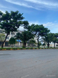 Bán vài lô đất 5x20, 100m2 khu 5 đường thông, khu đô thị Long Hưng.
