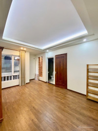 cần bán căn nhà ngõ 86 Trần Duy Hưng, Trung Kính DT 36m2x5tang còn rất mới