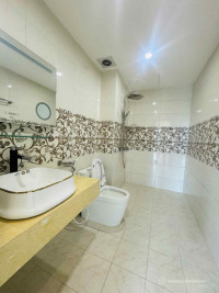 Chính chủ bán nhà 2 căn nhà mặt phố 5 tầng thang máy cạnh Big C Long Biên 90m2 c