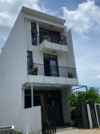 Ngộp ngân hàng cần bán gấp căn nhà,  ngay trung tâm Bến Lức, 2 tỷ 1, sổ riêng