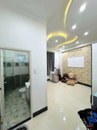 Bán nhà lầu góc 2 mặt tiền đường Nguyễn Đệ . DT 70m2