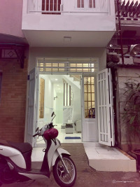 GIẢM 500 TRIỆU CÒN 3.8 TỶ - NHÀ HẺM XE HƠI GẦN NGAY TRƯỜNG ĐHCN VÀ CHỢ GÒ VẤP