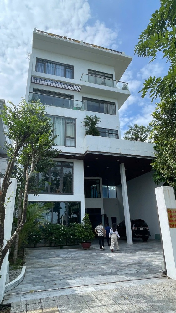 Bán toà căn hộ 7 tầng 332m2, MT đường Thăng Long - Đà Nẵng. Tổng DT 1100m2