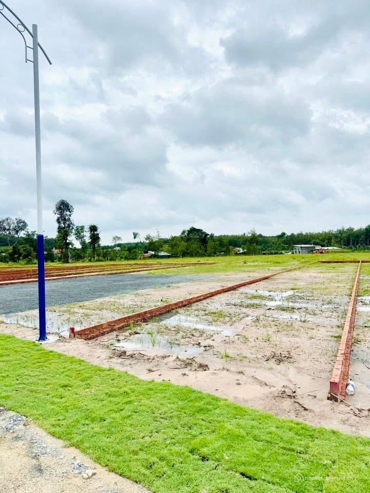 Hàng ngộp 500m2 - sổ sẵn - ký công chứng ngay - giá chỉ 495TR bao sổ