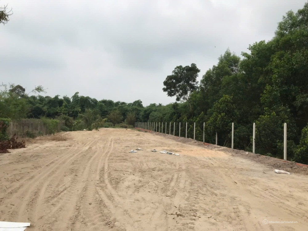 Chính chủ cần tiền bán lại 2 Lô Đất Liền Kề 1.200 m2 và 805 m2 cực đẹp Tây Ninh