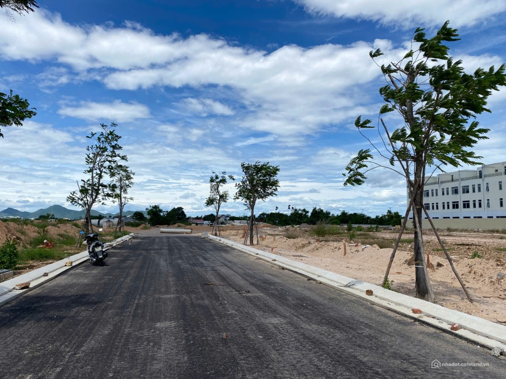 Bán lô đất cạnh sông Hà Thanh - Quy Nhơn, sổ sẵn 80m2 - 2,2 tỷ