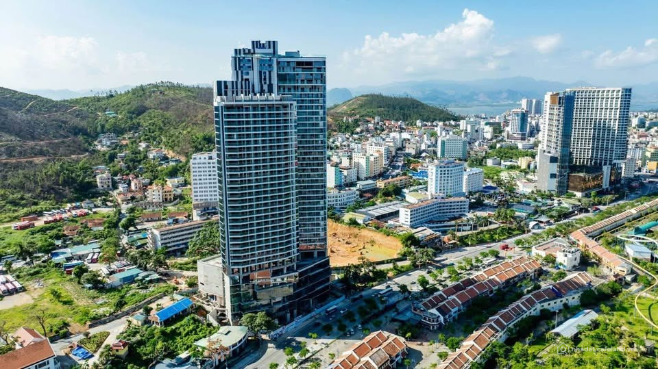 Do chuyển định cư, cần bán Cắt Lỗ căn Studios 41m2 View Biển mặt đường trung tâm