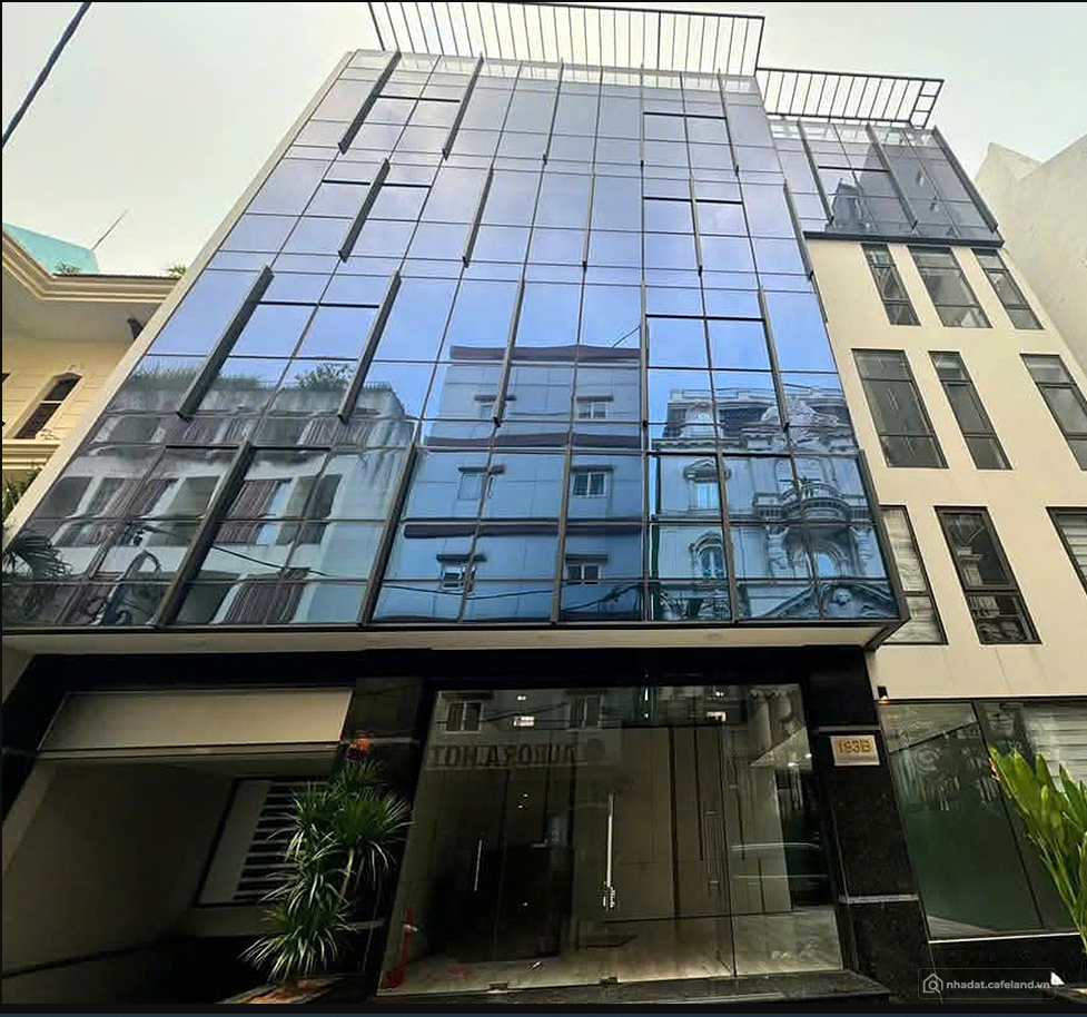 TOÀ NHÀ VĂN PHÒNG- MTNAM KỲ KHỞI NGHĨA,Q1- DT: 2000M2- NGANG 9M- GIÁ: 260 TỶ