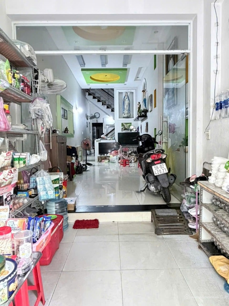 CHDV Độc Lập, hẻm 8m, 120m2, 4 tầng, thu nhập 70tr/tháng, chỉ 11.6 tỷ TL